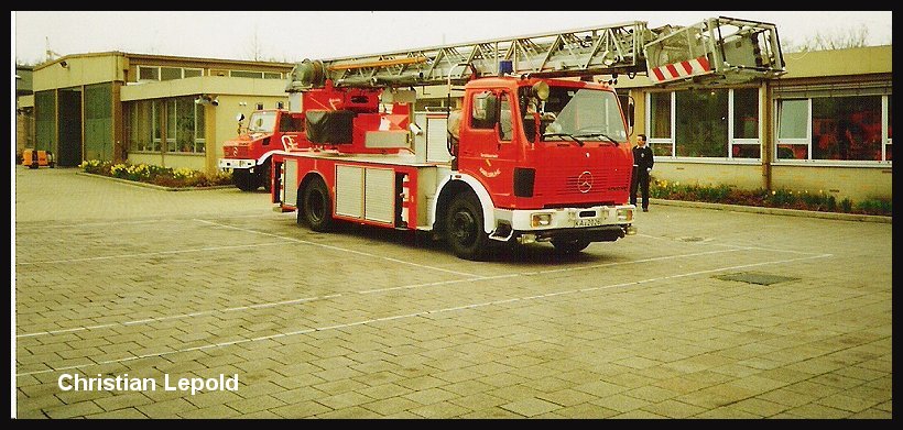 Metz DLK 23/12 Mercedes Benz 1422 Nuobzd9v