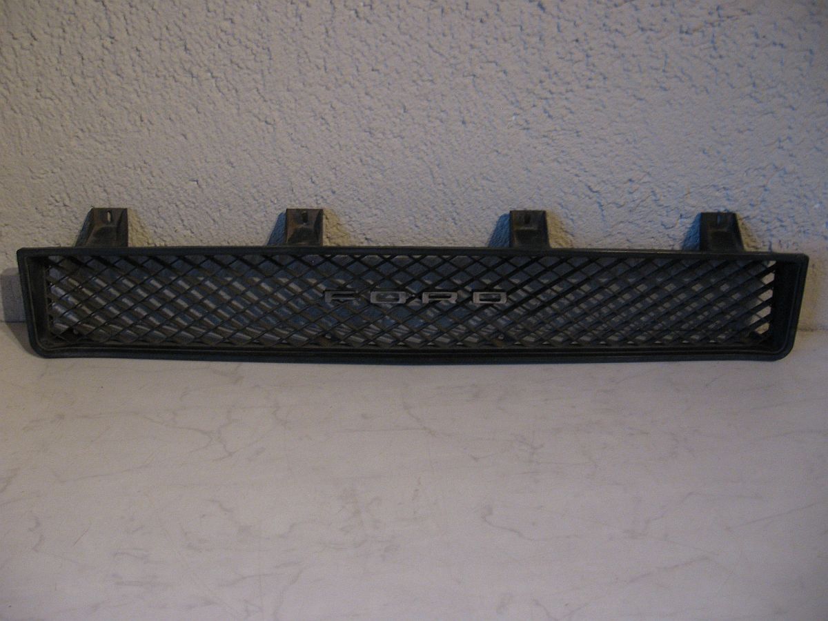 Ford Grill --Gitter--